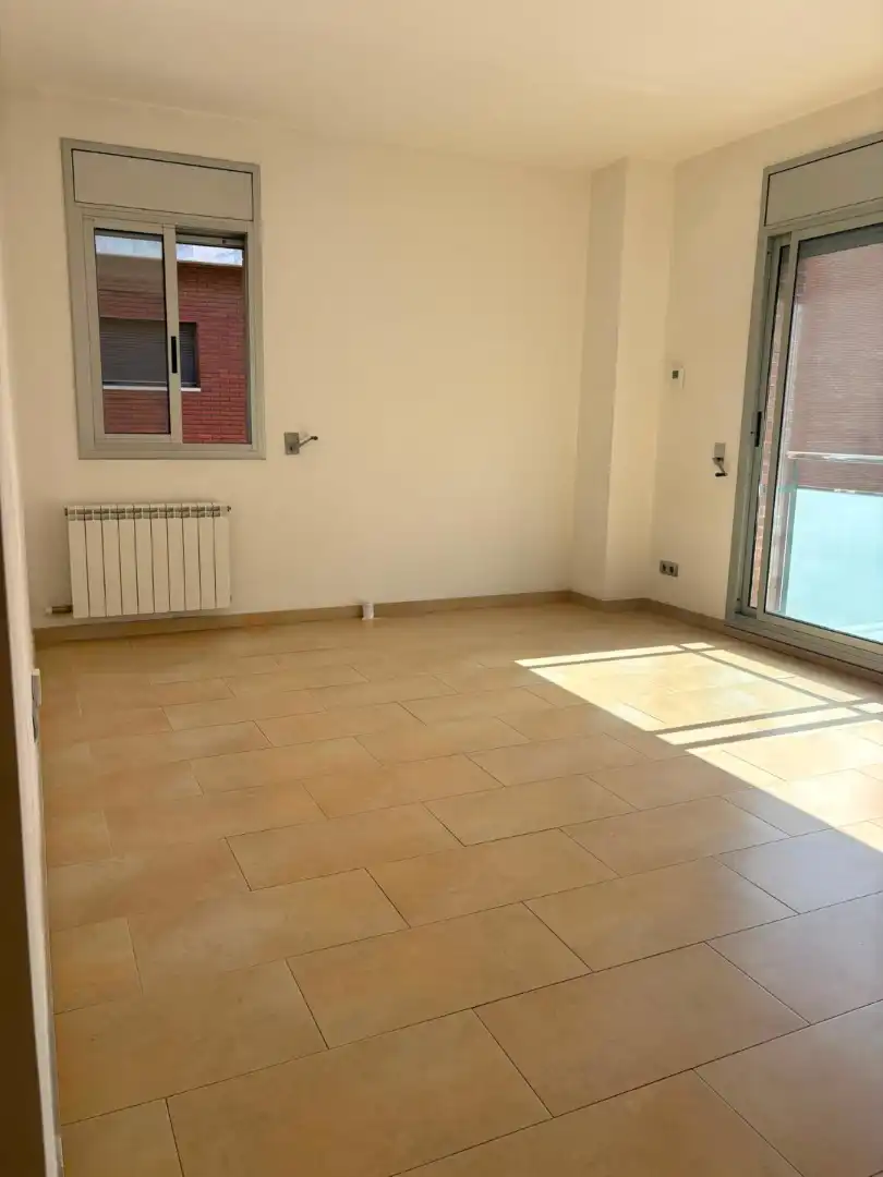 Flat for rent in Terrassa  with Heating, Parquet flooring and Oven
