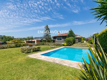 Casa con piscina en venta en San Pedro da Ramallosa