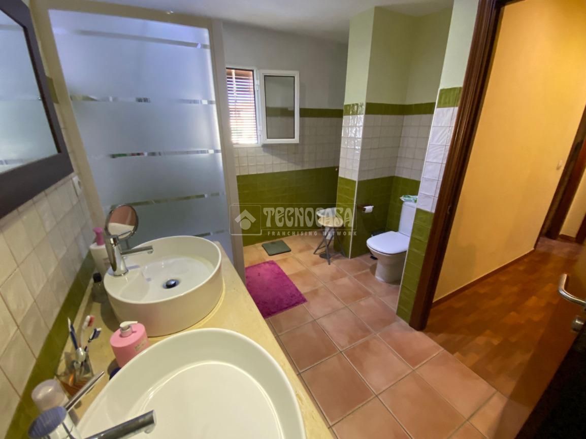 Bathroom of Flat for sale in Écija  with Air Conditioner, Furnished and Balcony
