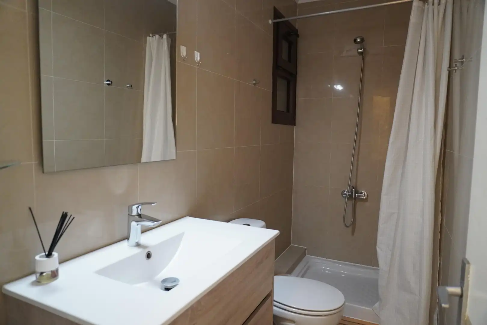 Baño de Piso en venta en L'Estartit con Aire acondicionado y Balcón