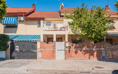 Exterior view of Single-family semi-detached for sale in Montequinto  with Heating, Parquet flooring and Balcony