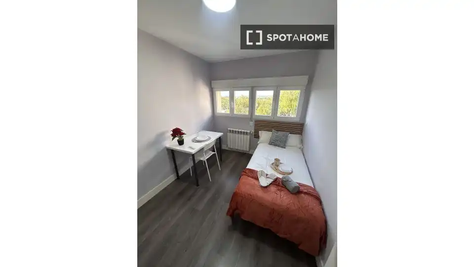 Habitación en Tres Olivos - Valverde