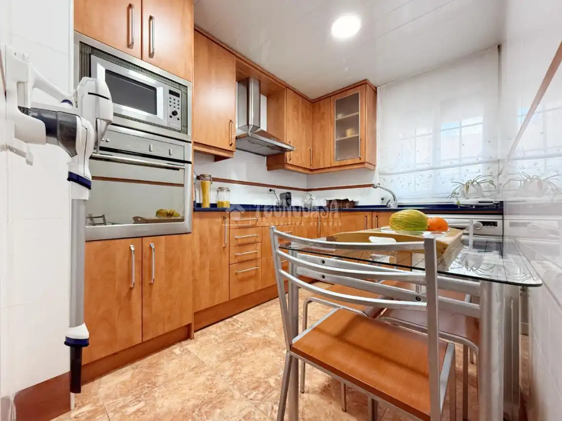 Cocina de Piso en venta en Sant Boi de Llobregat con Aire acondicionado, Calefacción y Terraza