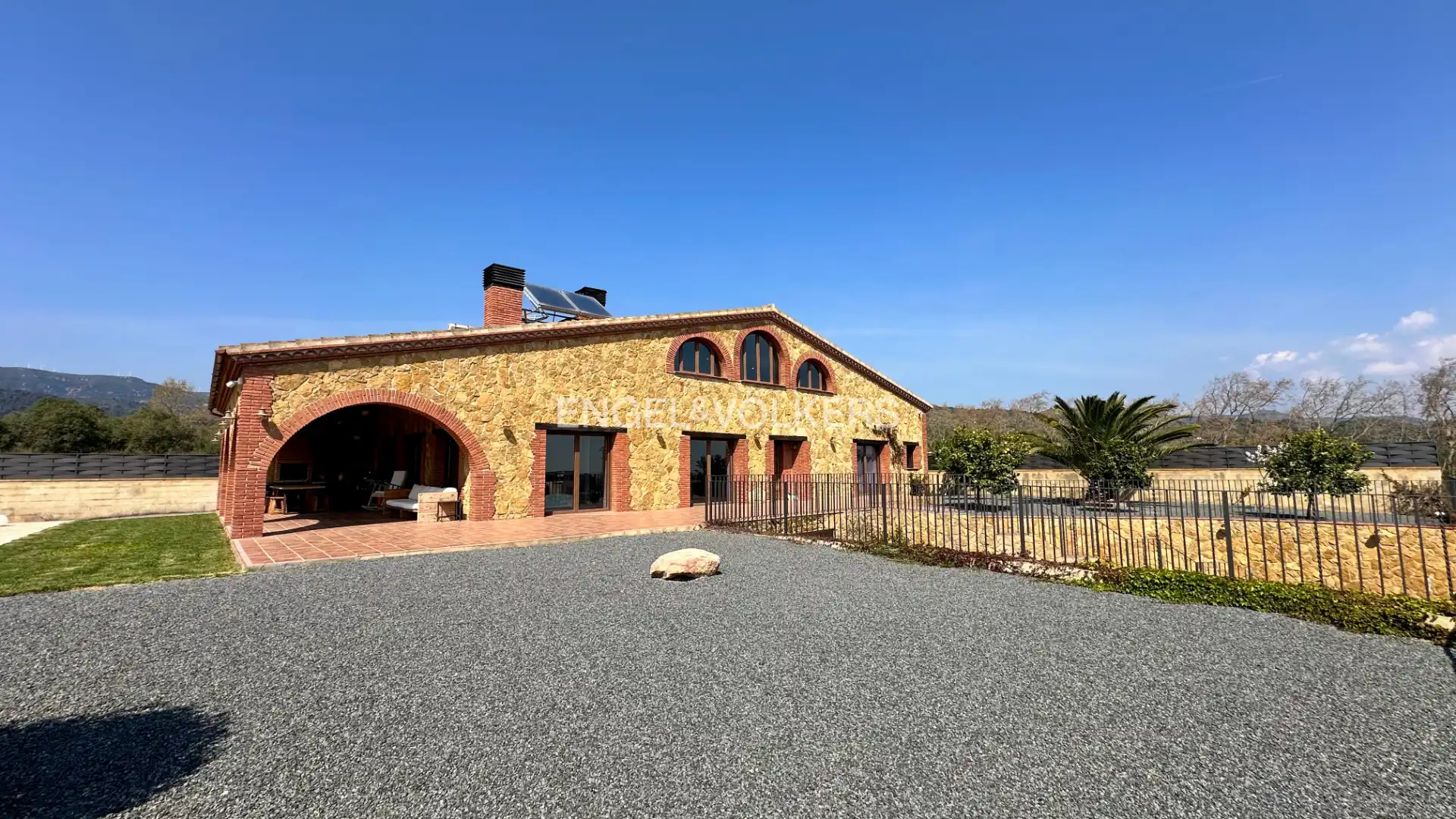 Exterior view of Houses for sale in Vilanova d'Escornalbou  with Air Conditioner, Heating and Private garden