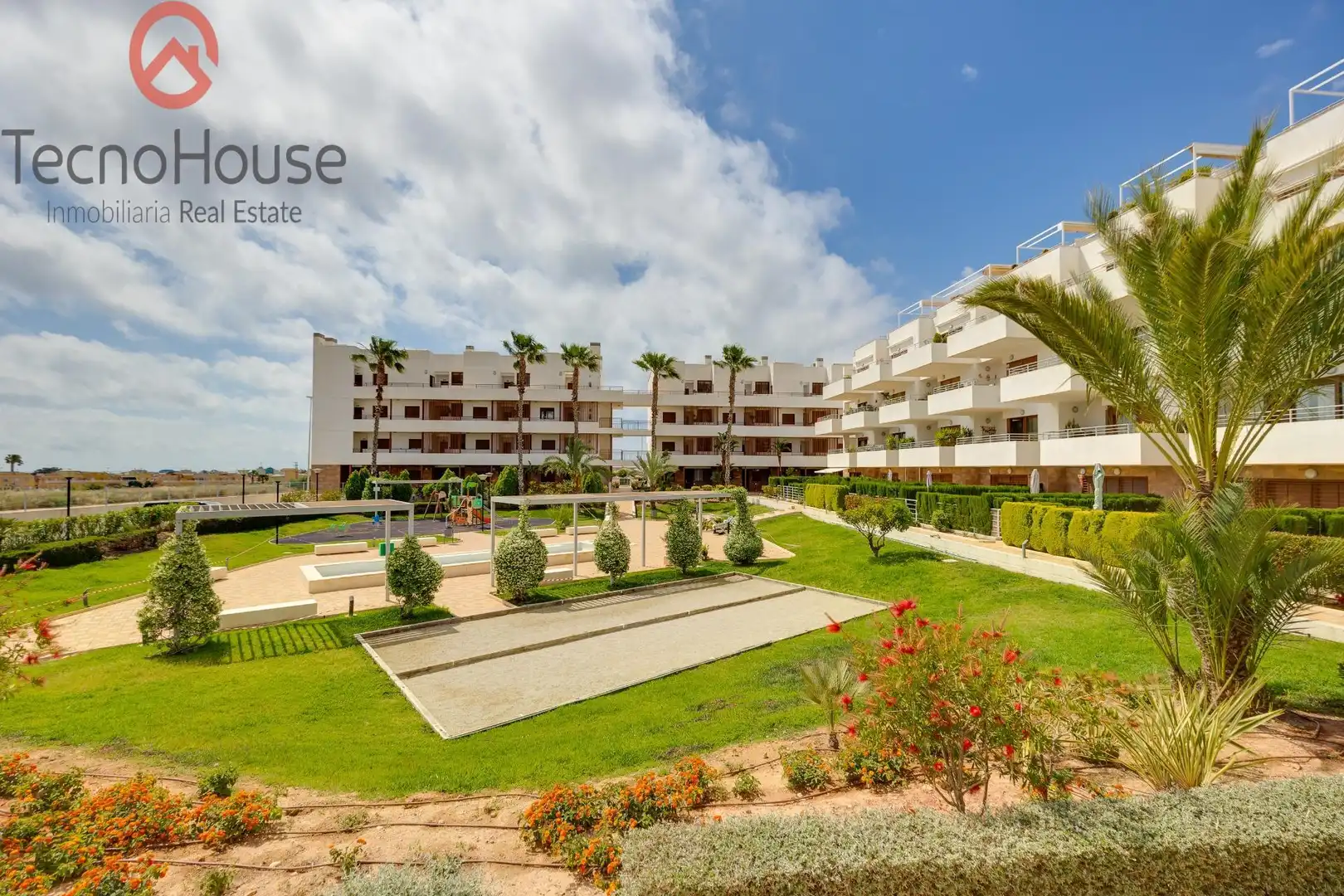 Vista exterior de Apartament en venda en Orihuela amb Aire condicionat, Calefacció i Jardí privat