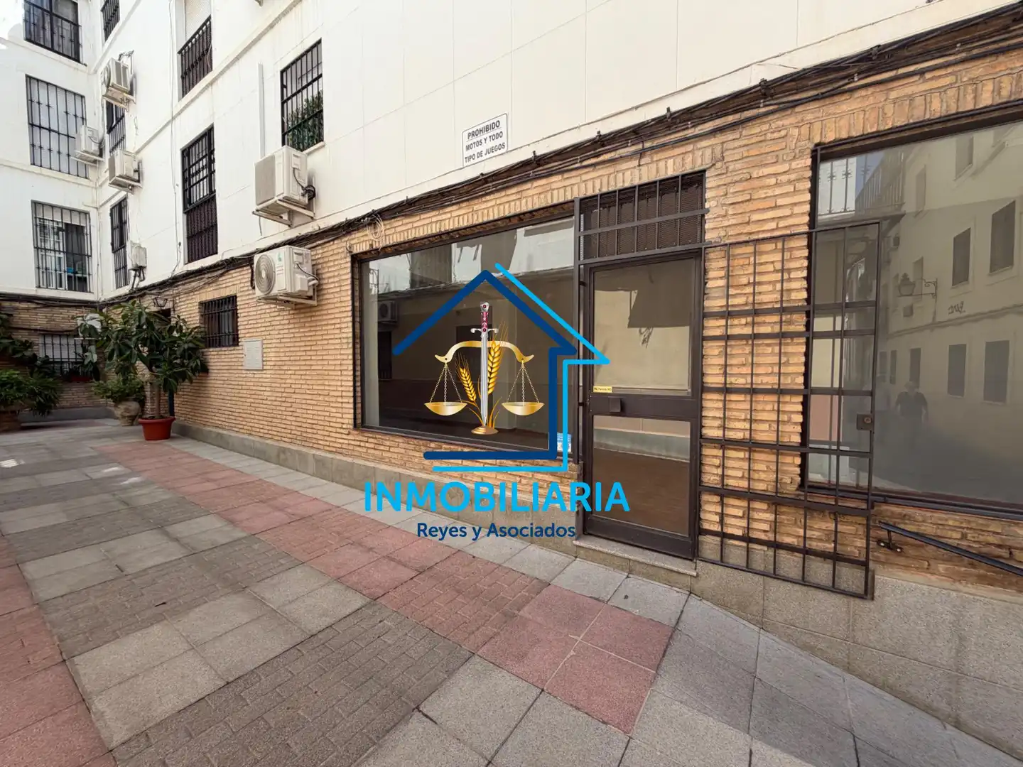 Vista exterior de Local en venta en Córdoba con Aire acondicionado