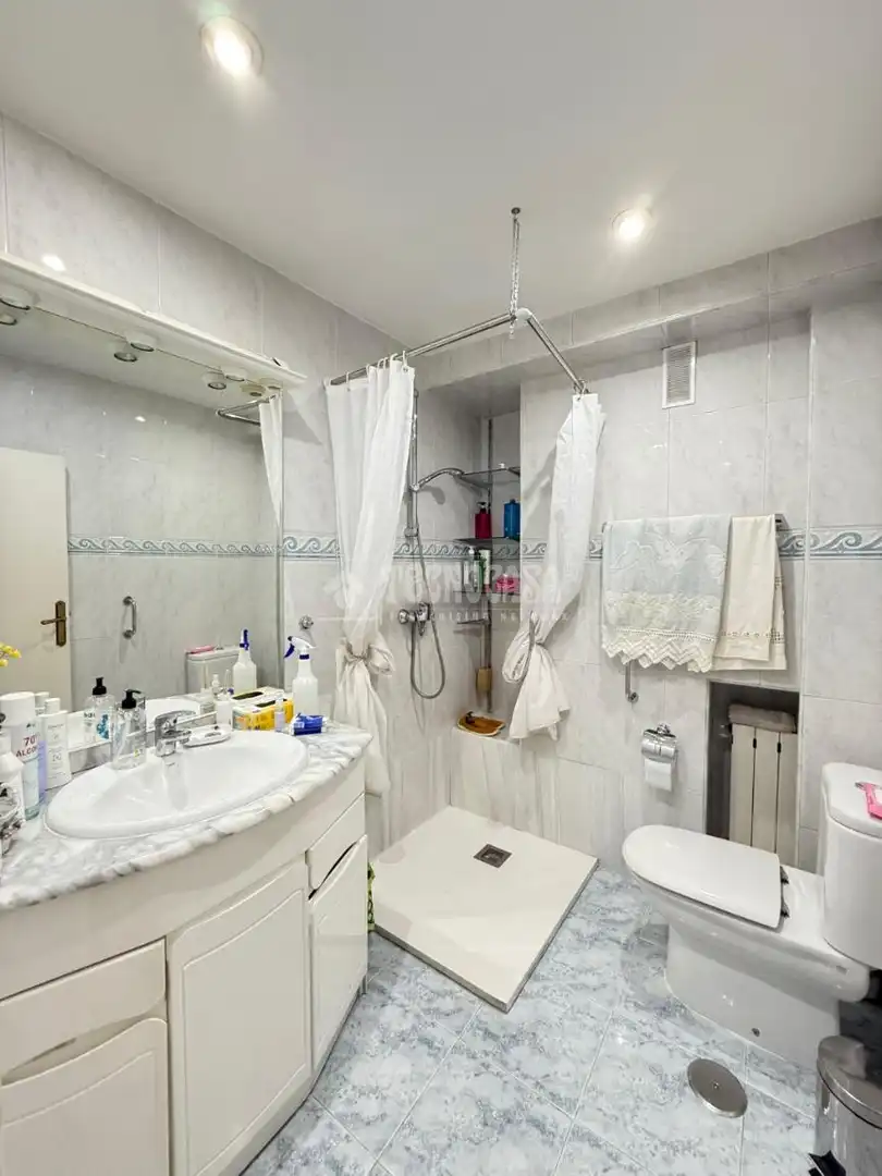 Baño de Piso en venta en Madrid con Aire acondicionado, Calefacción y Terraza