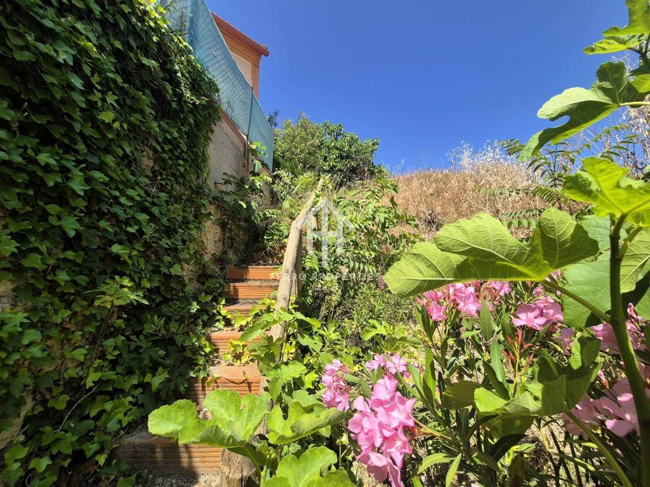 House or chalet for sale in CUESTA BLANCA, Loja