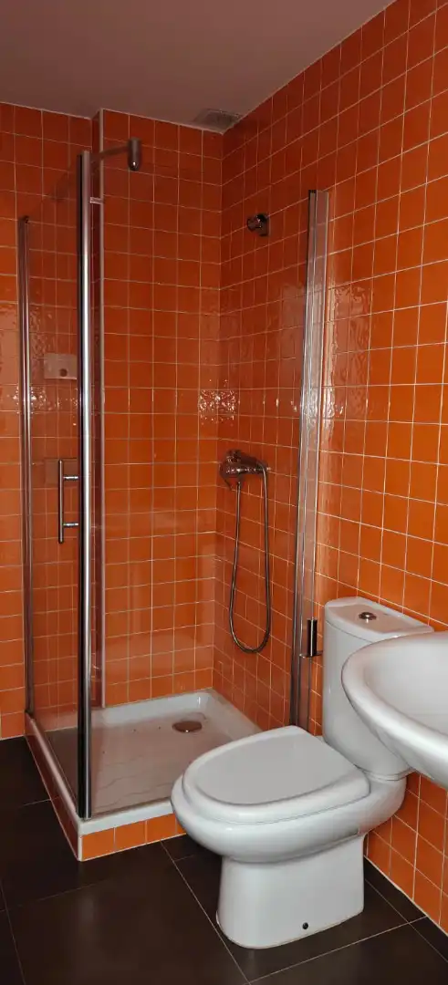 Bany de Casa o xalet en venda en Espartinas amb Aire condicionat, Jardí privat i Terrassa