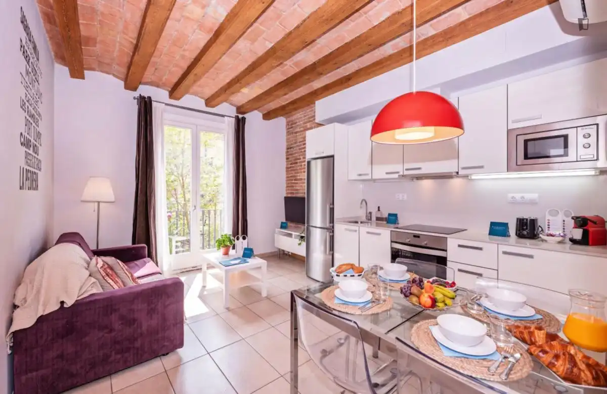 Cuina de Apartament de lloguer en Barcelona amb Aire condicionat, Moblat i Forn