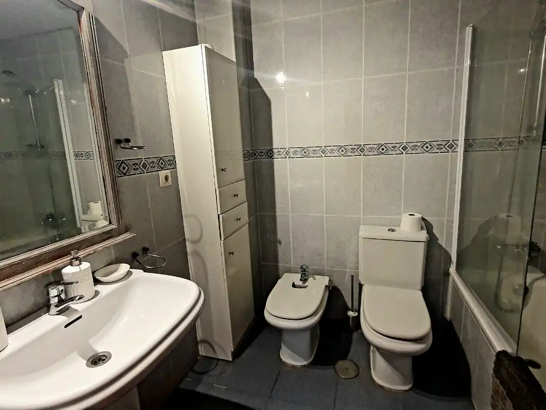Bathroom of Flat for rent in Benalmádena  with Air Conditioner, Heating and Terrace