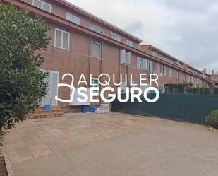 Außenansicht von Wohnung miete in San Martín de la Vega mit Heizung, Terrasse und Möbliert