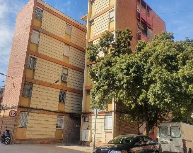 Flat for sale in Barrio Poligono Paz 4, imagen 2
