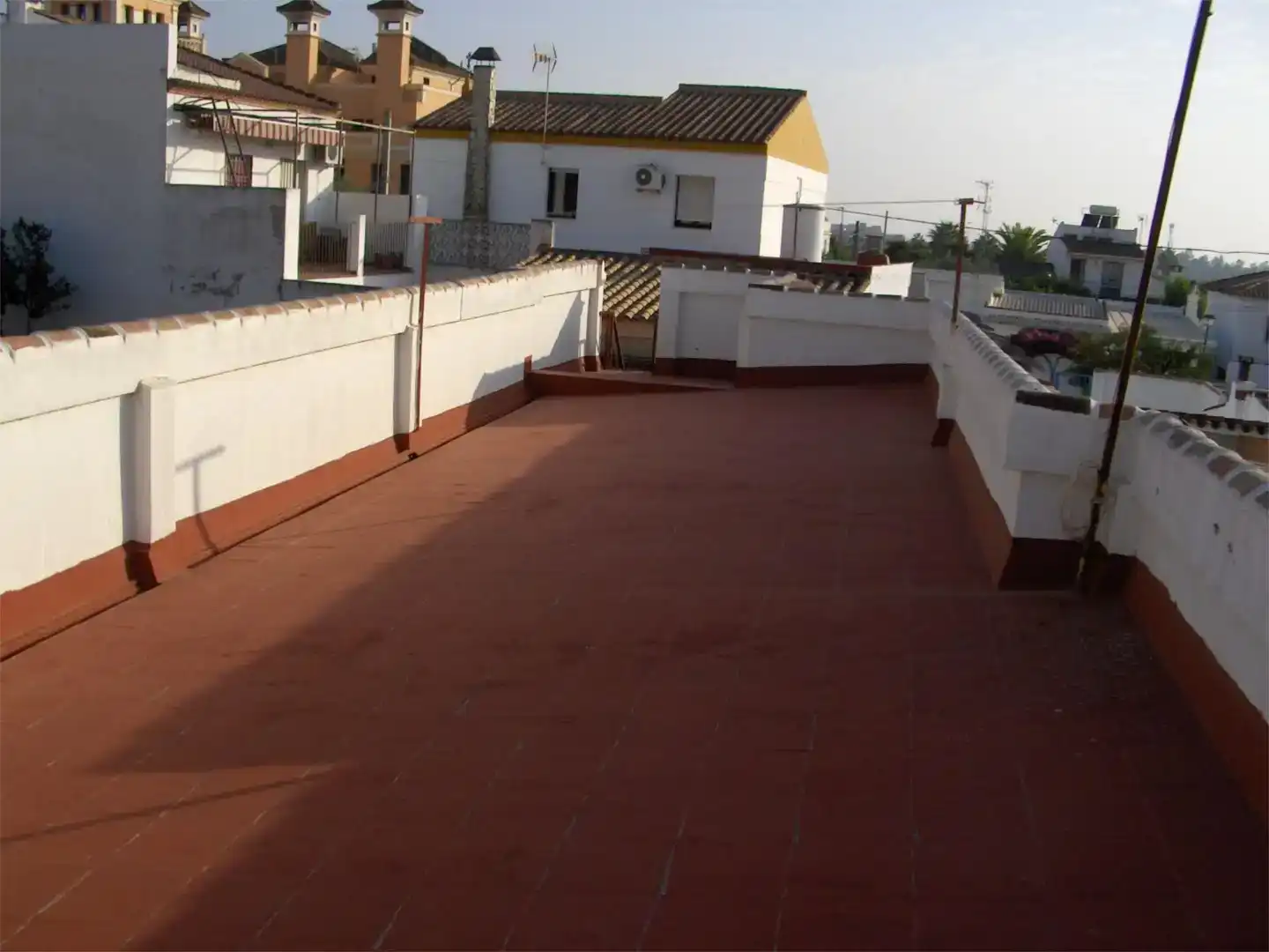Terrassa de Pis de lloguer en Gines amb Aire condicionat, Jardí privat i Piscina