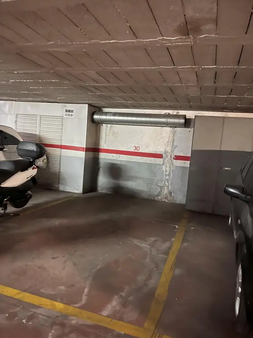 Parkplatz von Garage zur Miete in Manresa