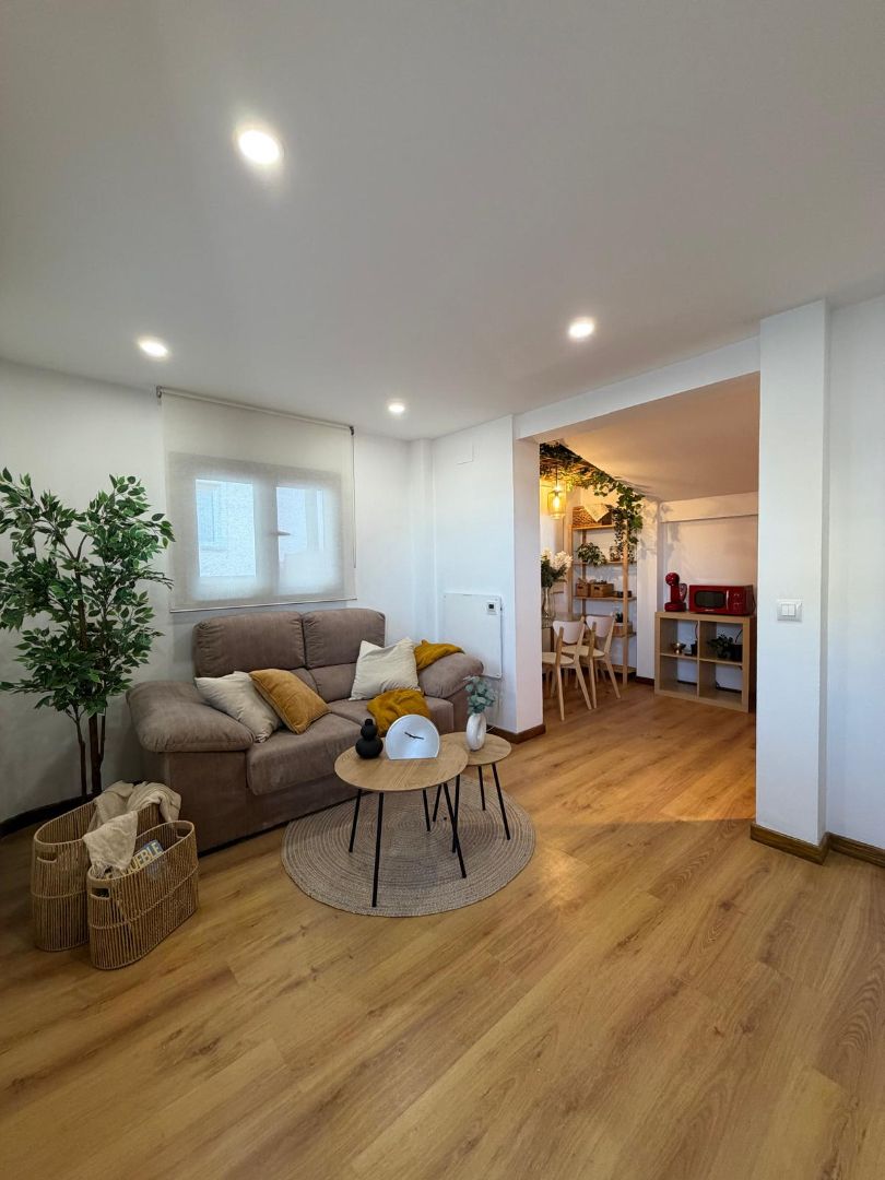 Wohnzimmer von Wohnungen zum Verkauf in Oviedo  mit Heizung, Parkett und Terrasse