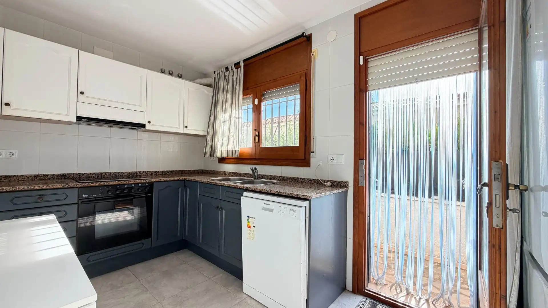 Kitchen of Detached homes for sale in Platja de Mont-roig