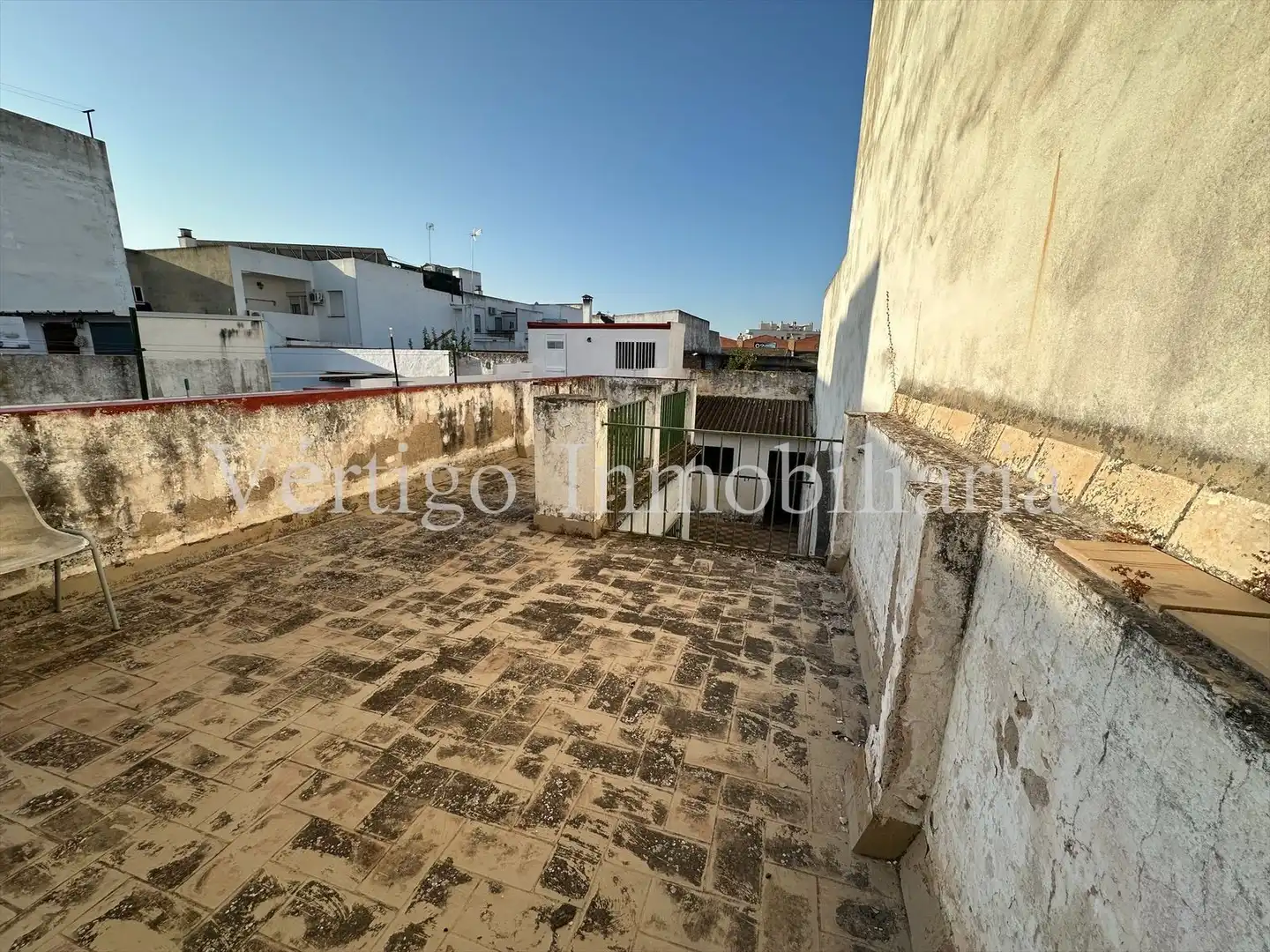 Exterior view of Houses for sale in Dos Hermanas  with Terrace, Storage room and Balcony
