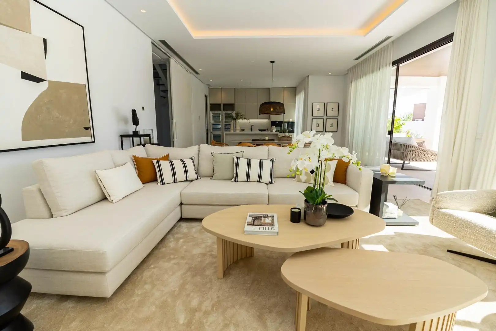 Sala de estar de Casa o chalet en venta en Marbella con Aire acondicionado, Jardín privado y Terraza