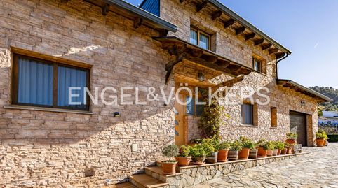 Espectacular Villa en Vallirana Espacio, Calidad y Vida Saludable