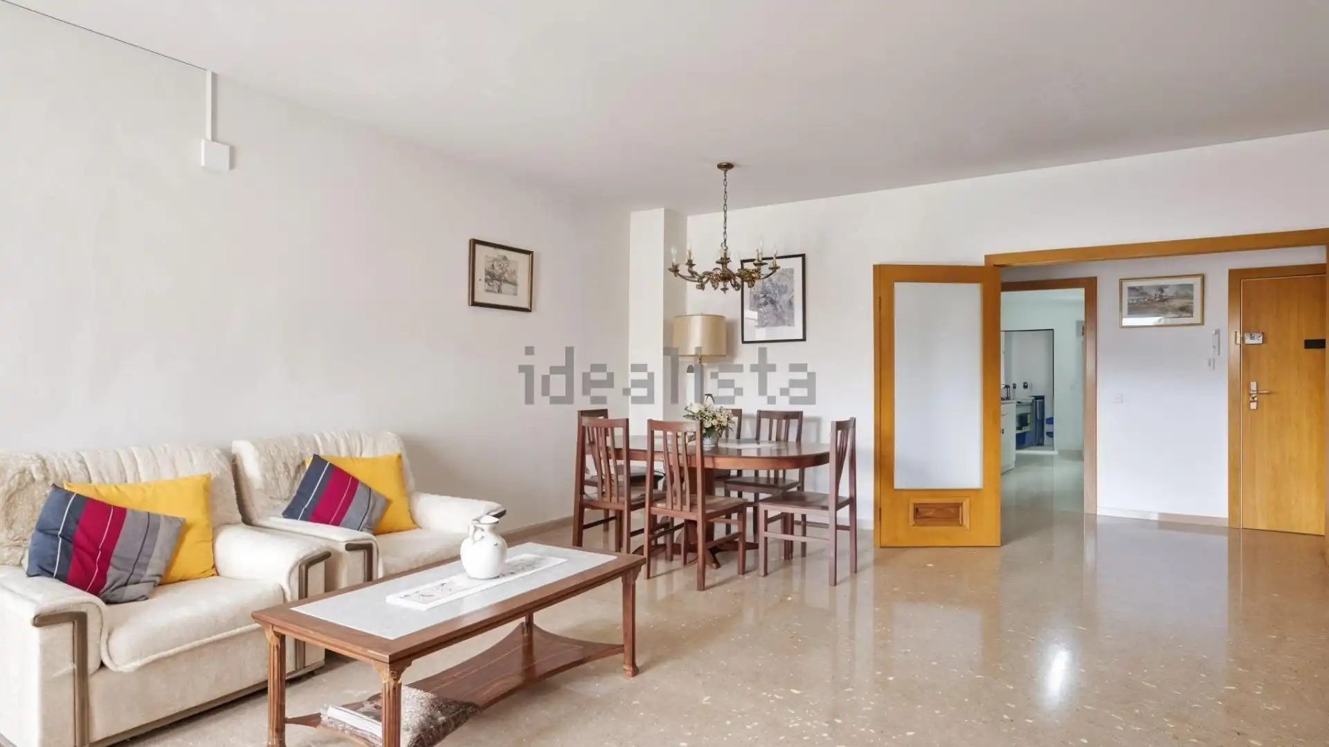 Vista exterior de Piso en venta en  Sevilla Capital con Aire acondicionado