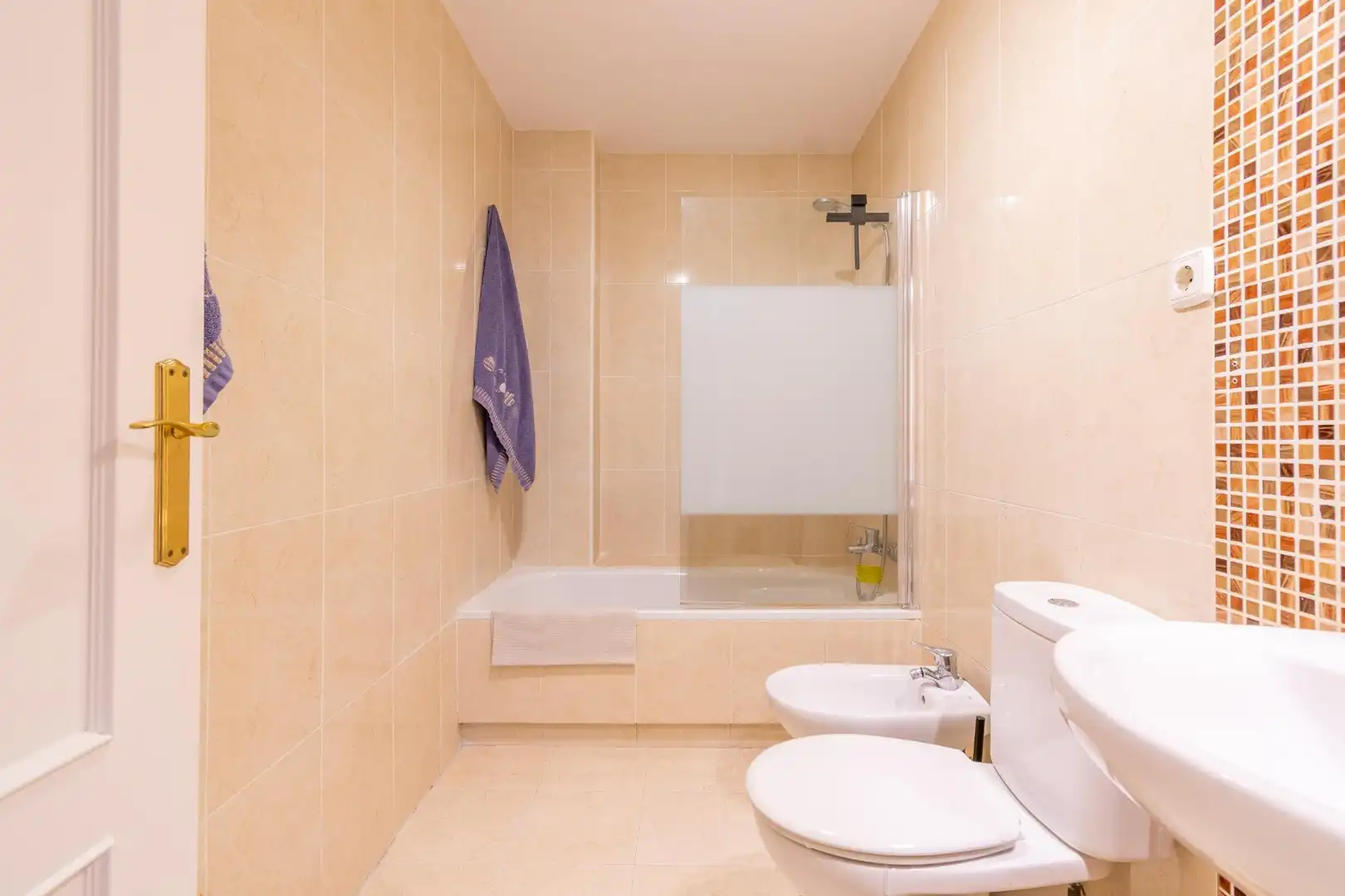 Baño de Piso en venta en Almería con Aire acondicionado, Calefacción y Balcón