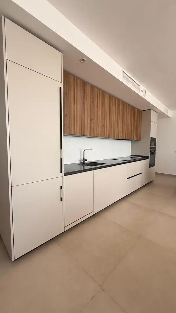 Küche von Dachboden zum Verkauf in Benalmádena mit Klimaanlage, Terrasse und Abstellraum