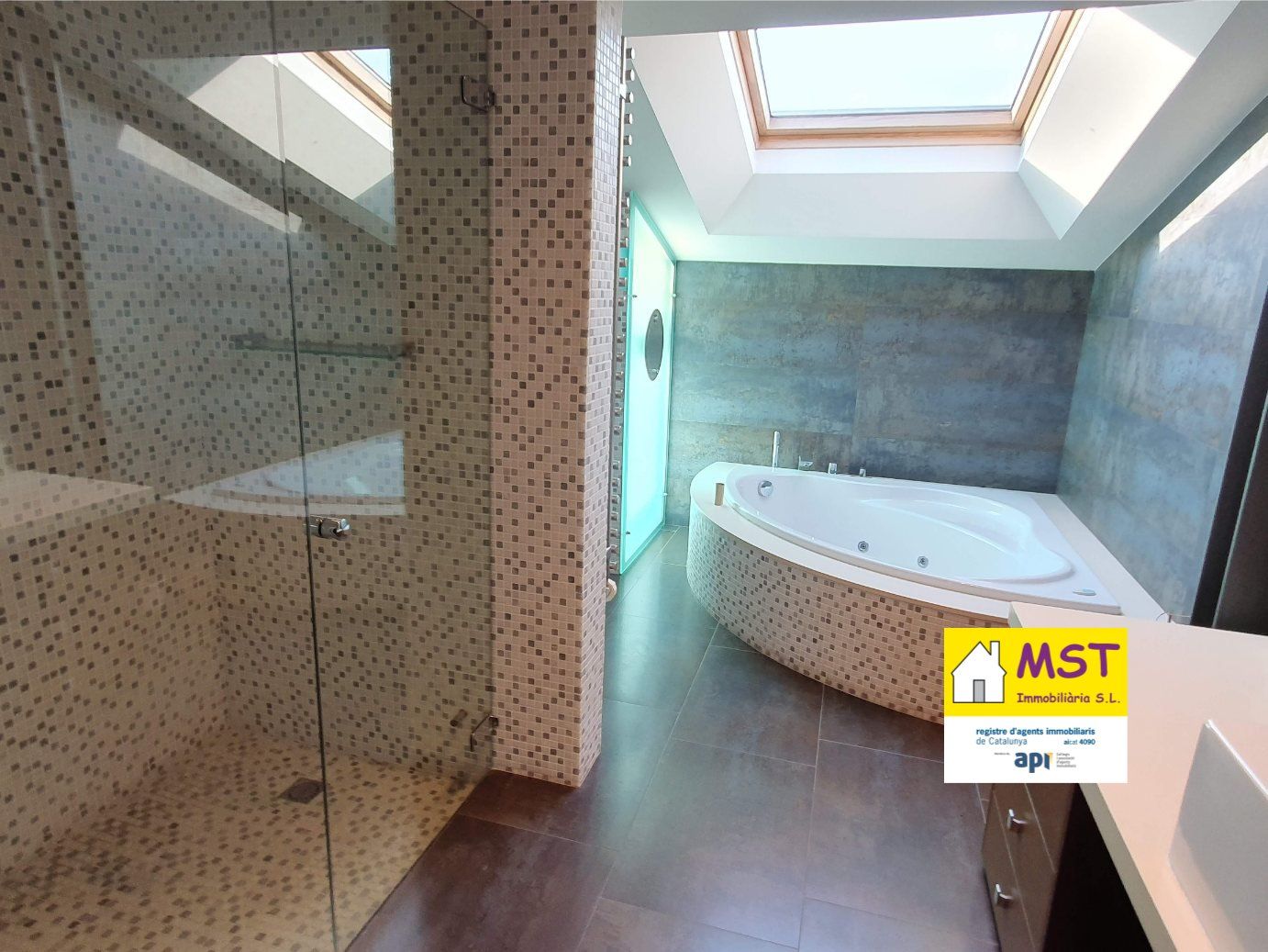 Bany de Dúplex en venda en Navàs amb Calefacció, Parquet i Terrassa