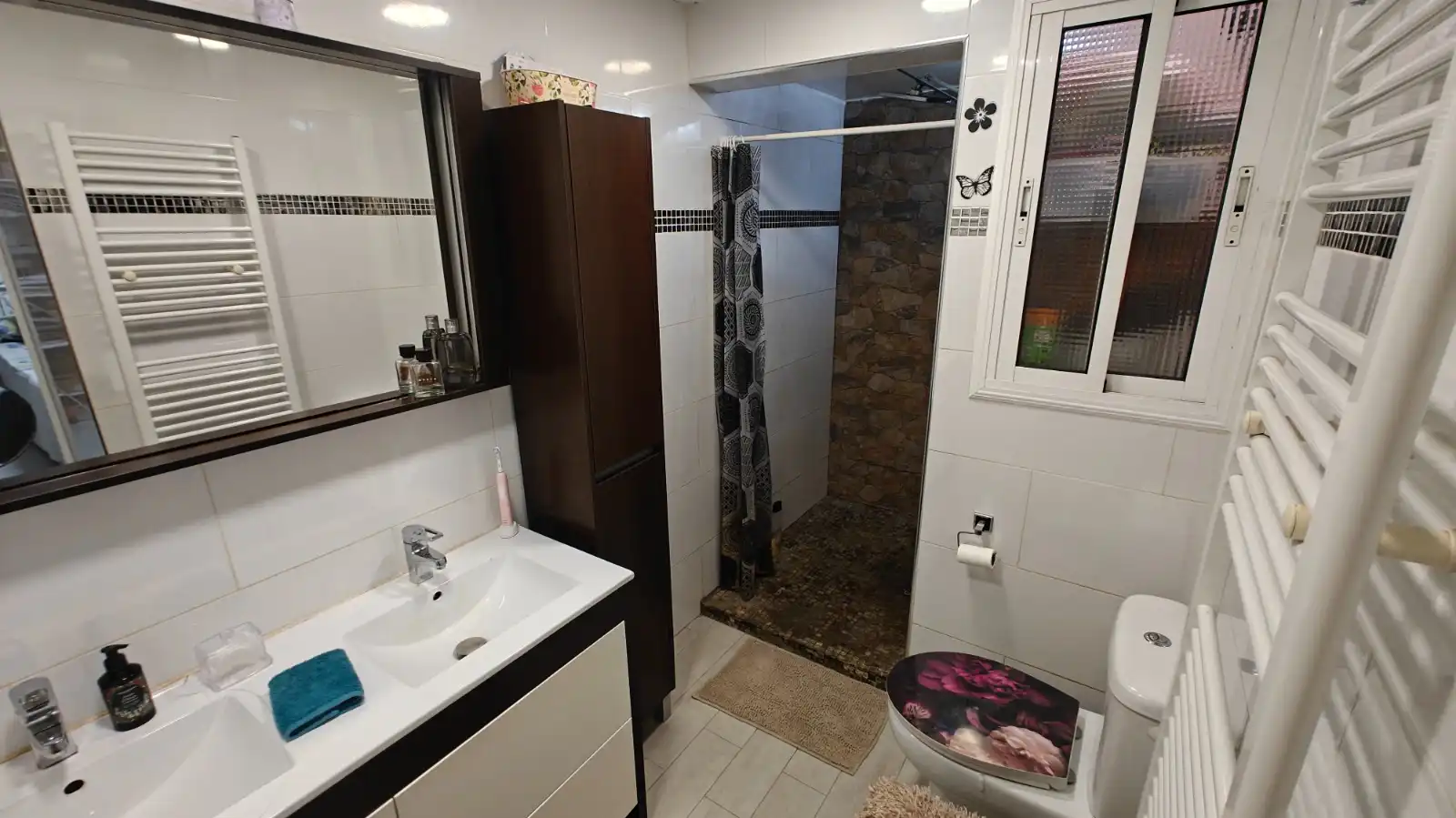 Bany de Casa adosada en venda en Mollet del Vallès amb Calefacció, Jardí privat i Terrassa