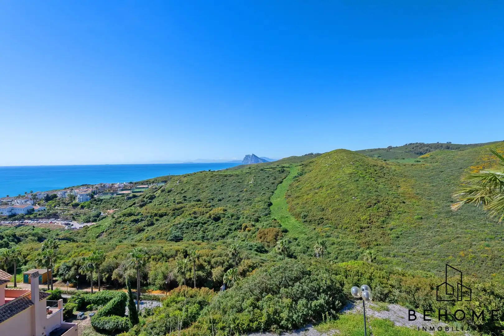 Vista exterior de Ático en venta en La Alcaidesa con Jardín privado, Terraza y Piscina comunitaria