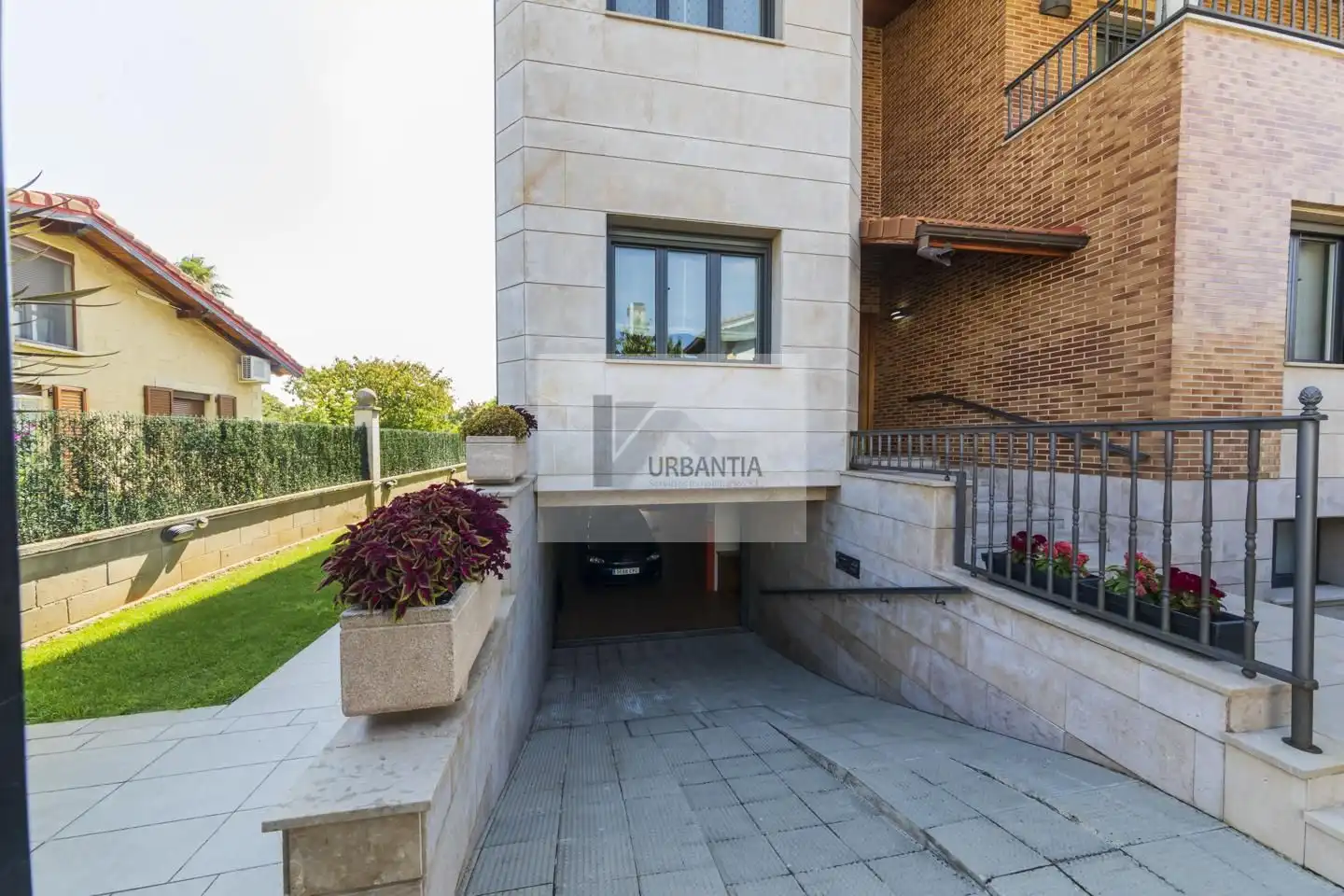 Vista exterior de Casa o chalet en venta en Cizur con Calefacción, Jardín privado y Parquet