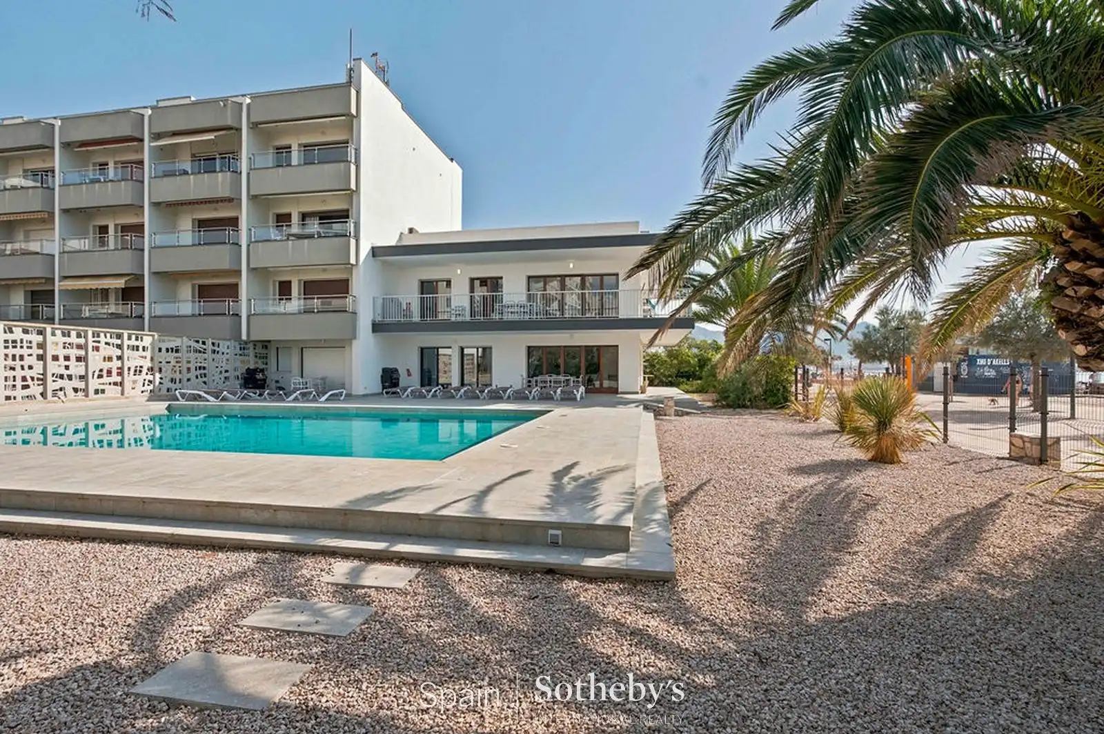 Casa aparellada amb piscina en venda a Passeig Marítim, imagen 36