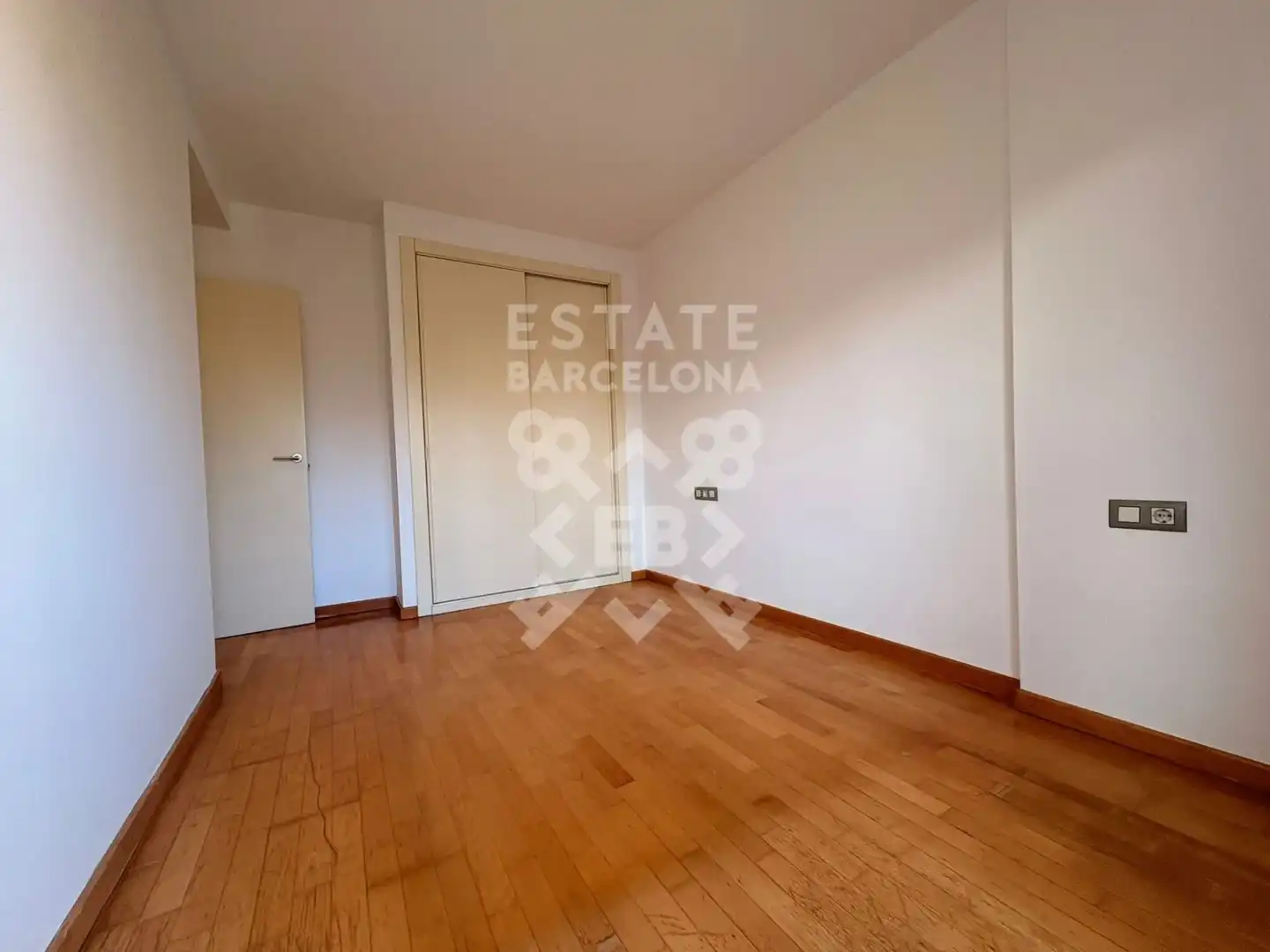 Bedroom of Flat for sale in Girona  with Heating and Balcony