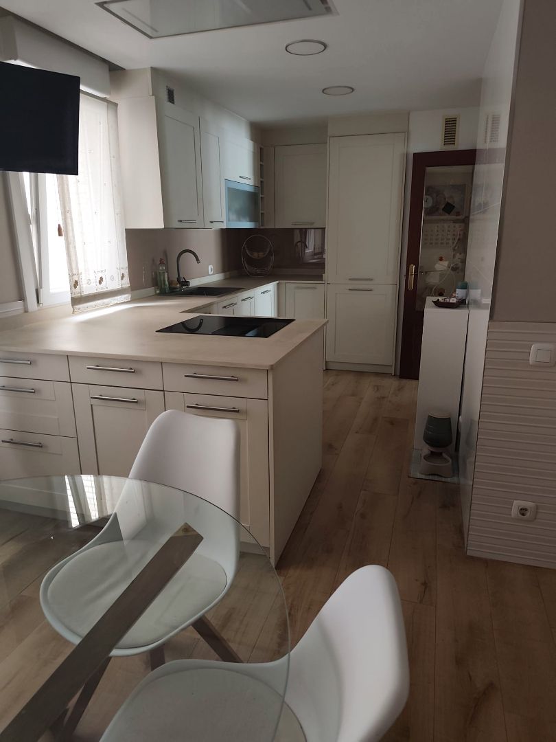 Cocina de Piso en venta en  Logroño con Calefacción, Trastero y Amueblado