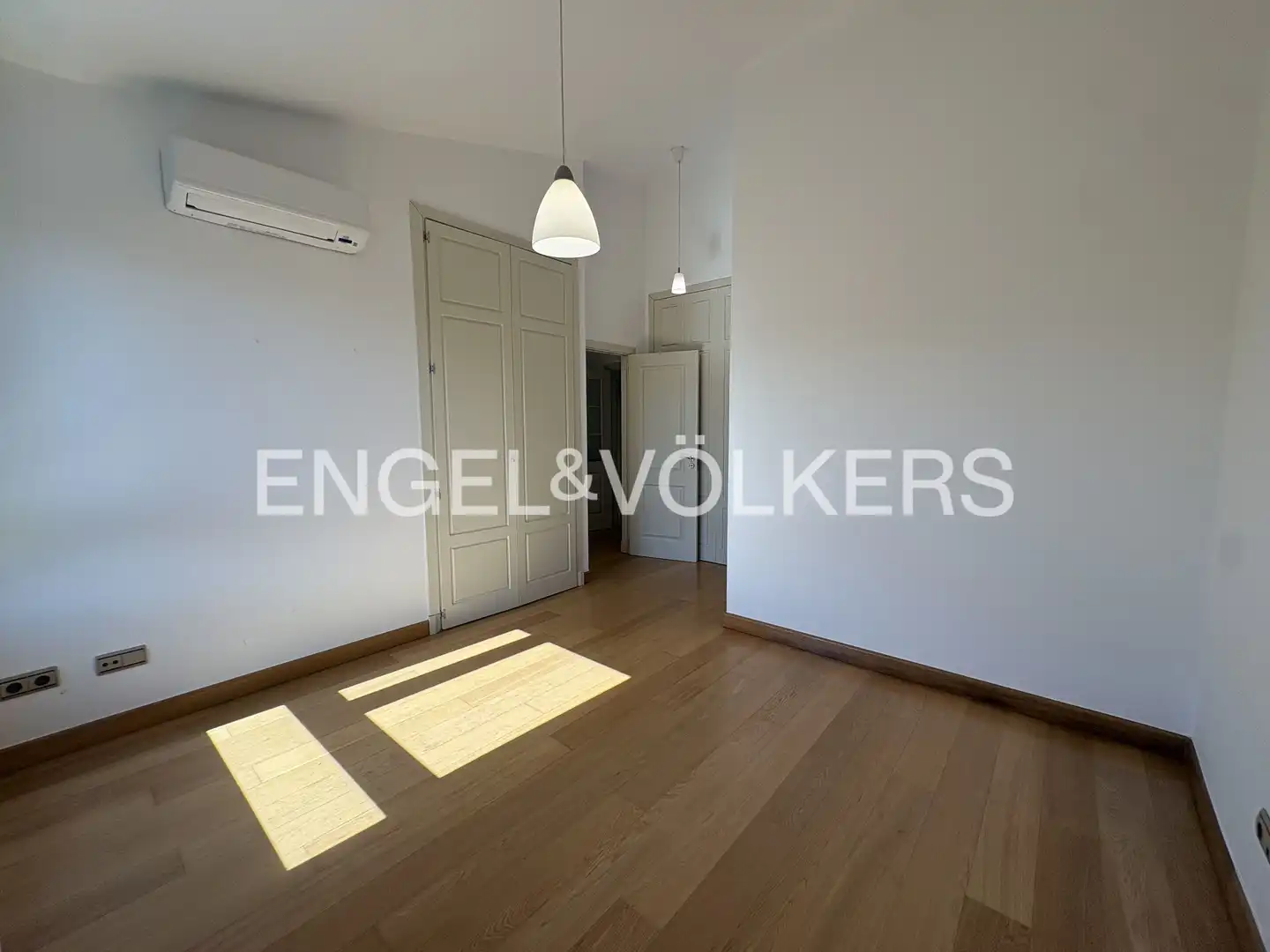 Attic for rent in Sevilla  with Air Conditioner, Heating and Private garden
