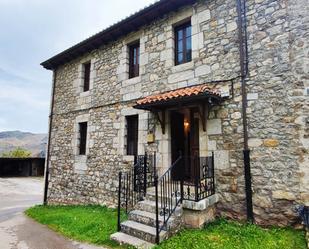 Vista exterior de Casa o xalet en venda en Miera amb Parquet, Terrassa i Traster