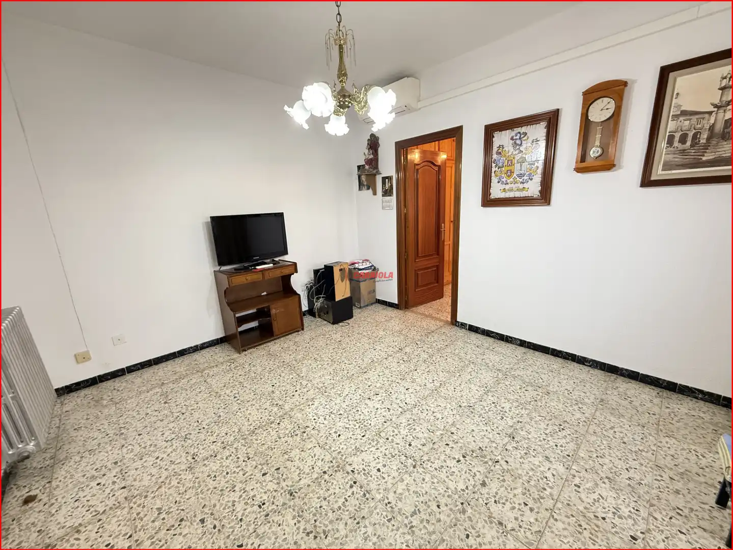 Sala d'estar de Casa adosada en venda en La Torre de Esteban Hambrán amb Aire condicionat, Calefacció i Jardí privat