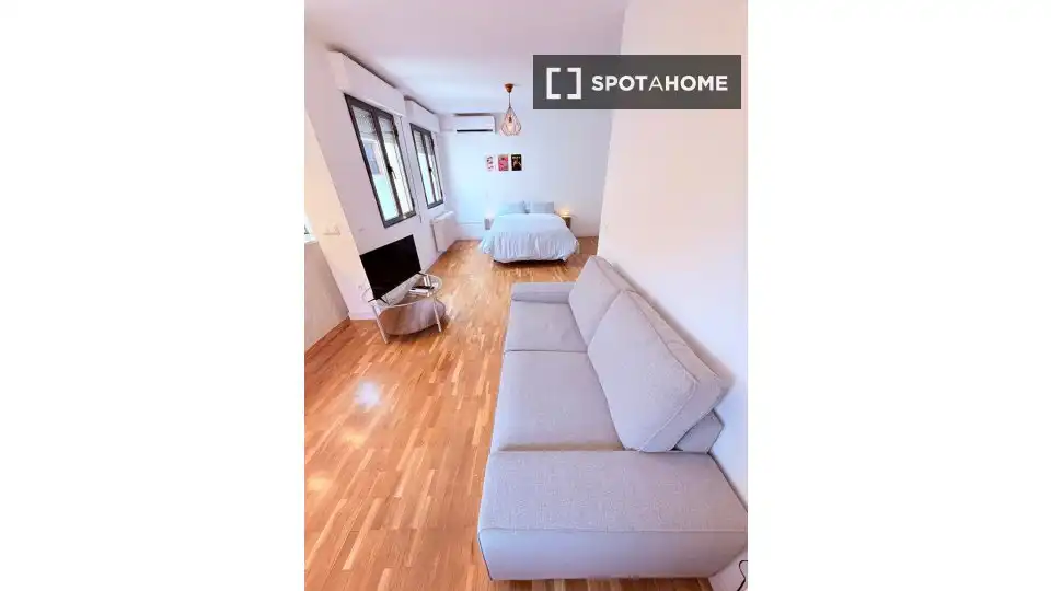 Exterior view of Study for share in Madrid  with Air Conditioner, Heating and Terrace