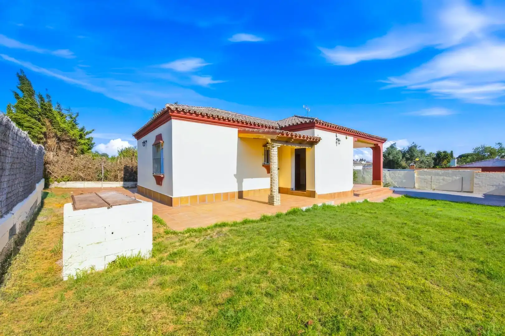 Vista exterior de Casa o xalet en venda en Chiclana de la Frontera