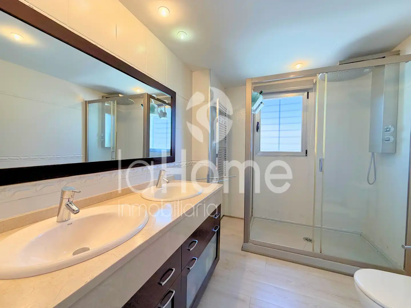Baño de Casa o chalet en venta en Paterna con Aire acondicionado, Calefacción y Jardín privado