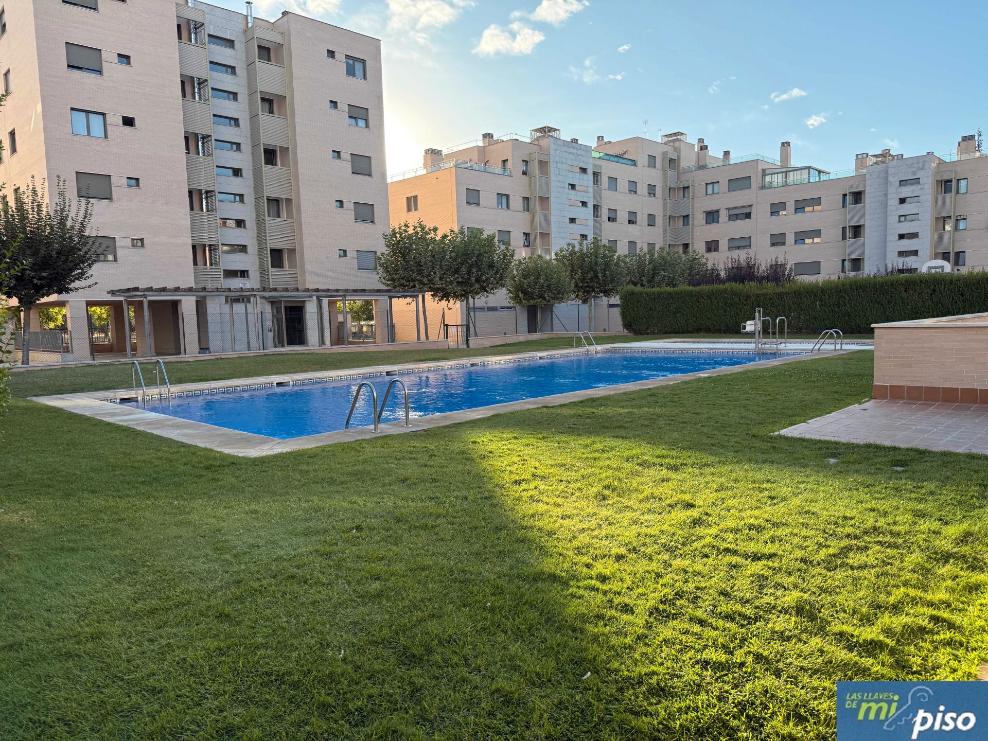 Swimming pool of Flat for sale in Valladolid Capital  with Heating, Parquet flooring and Storage room
