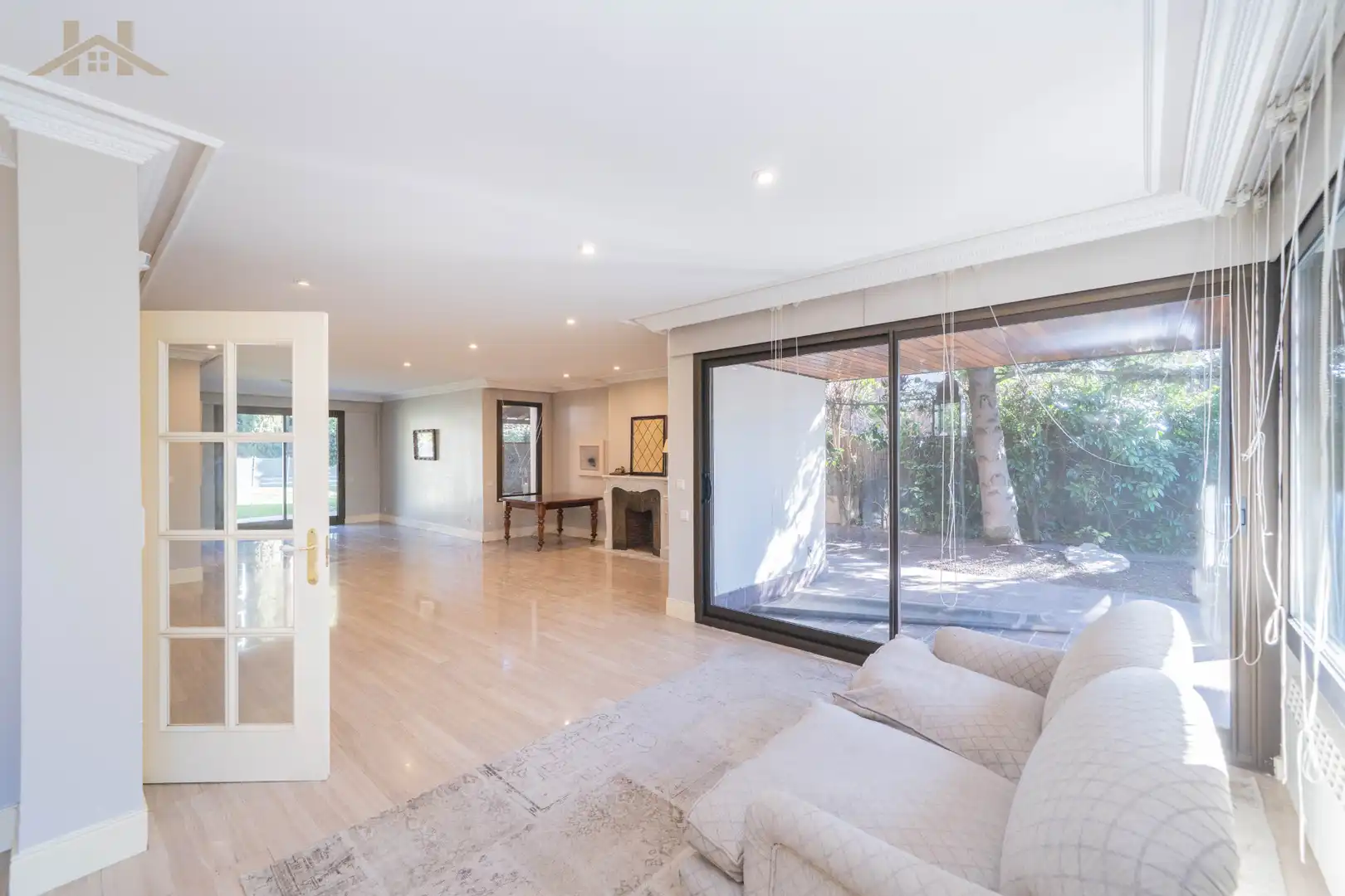 Living room of Houses for sale in Majadahonda  with Air Conditioner, Heating and Private garden