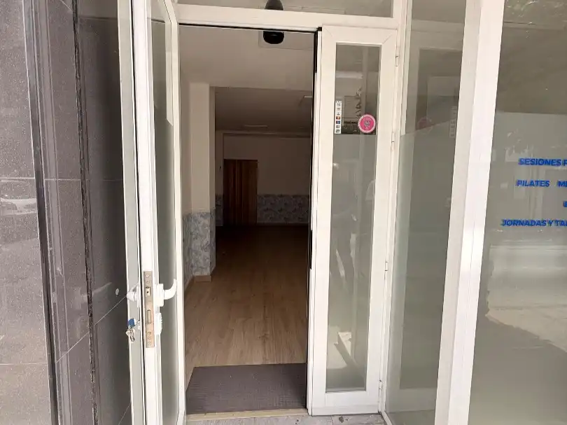 Local de lloguer en Alhaurín de la Torre amb Aire condicionat, Calefacció i Parquet