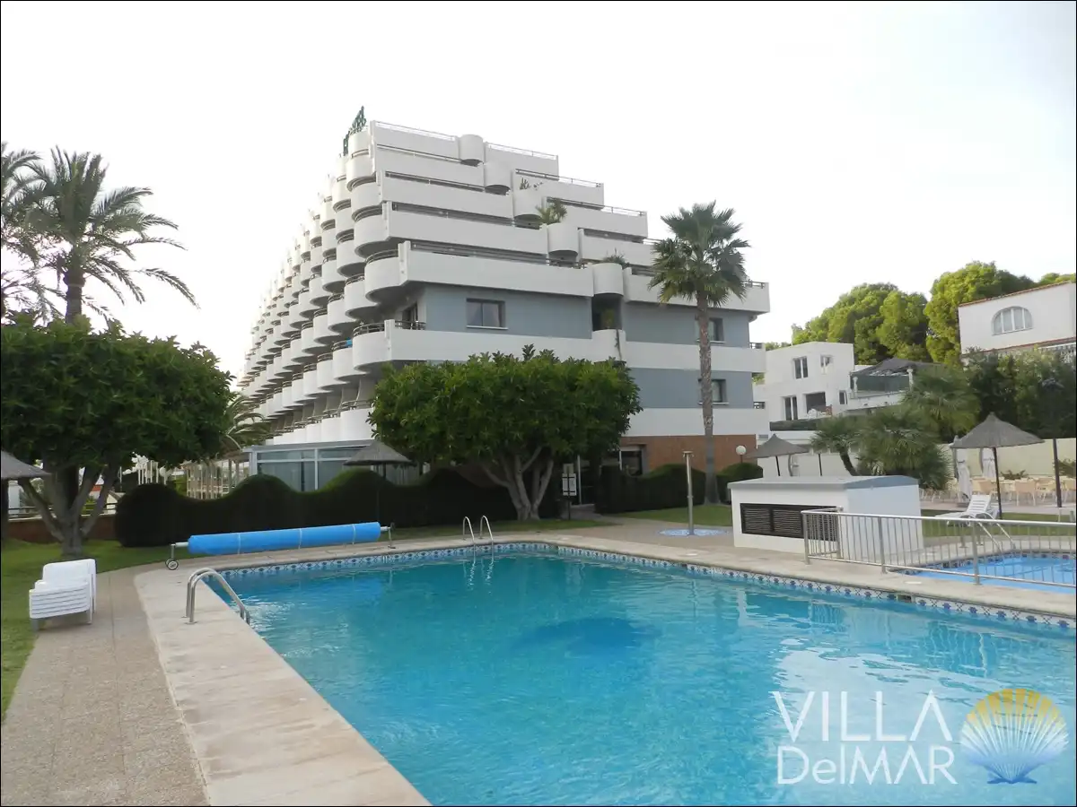 Piscina de Estudio en venta en Calpe / Calp con Aire acondicionado, Calefacción y Amueblado