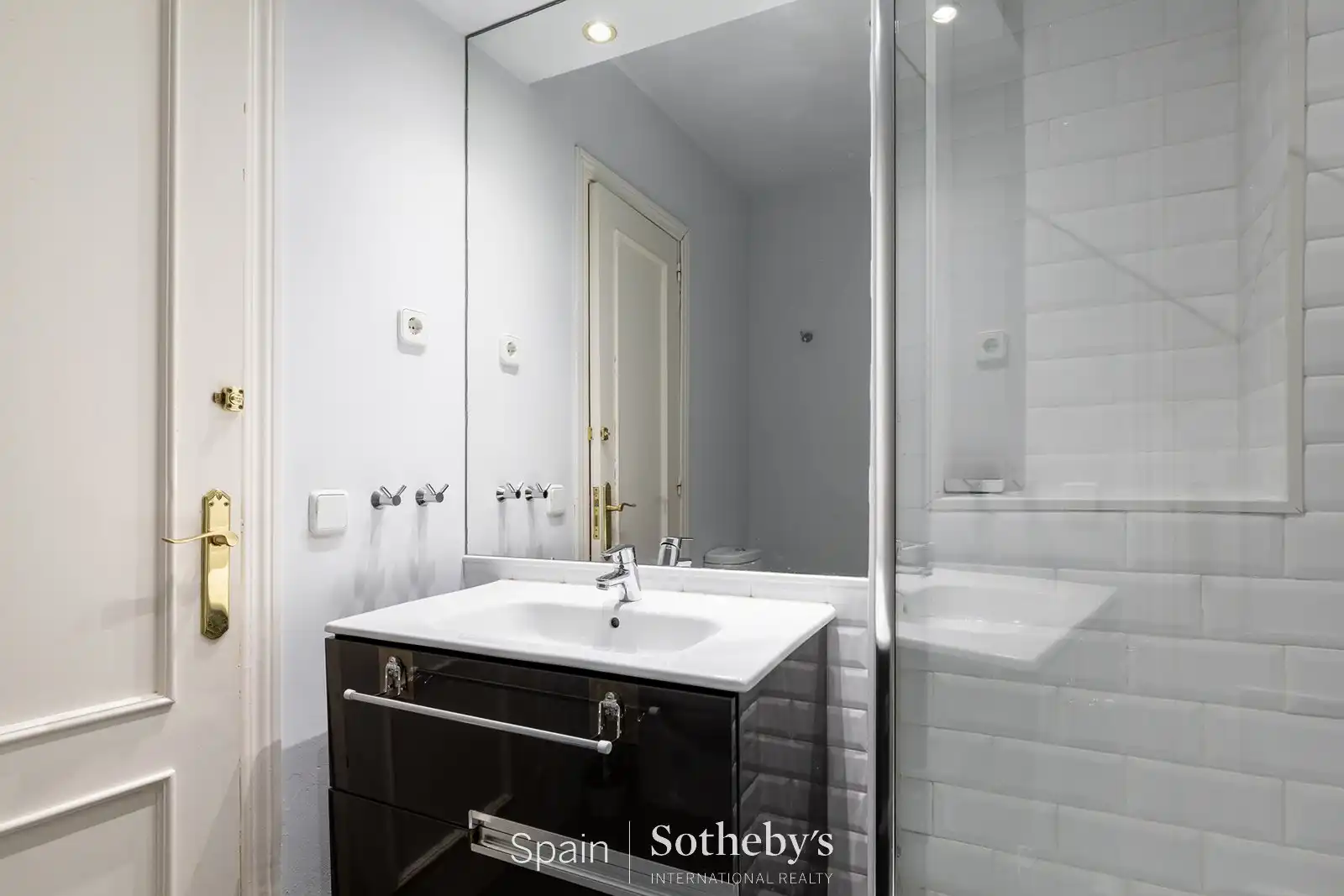 Bany de Apartament en venda en Madrid amb Aire condicionat, Calefacció i Terrassa