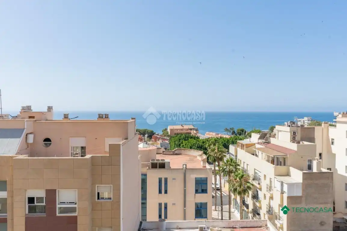 Vista exterior de Piso en venta en Roquetas de Mar con Aire acondicionado y Terraza