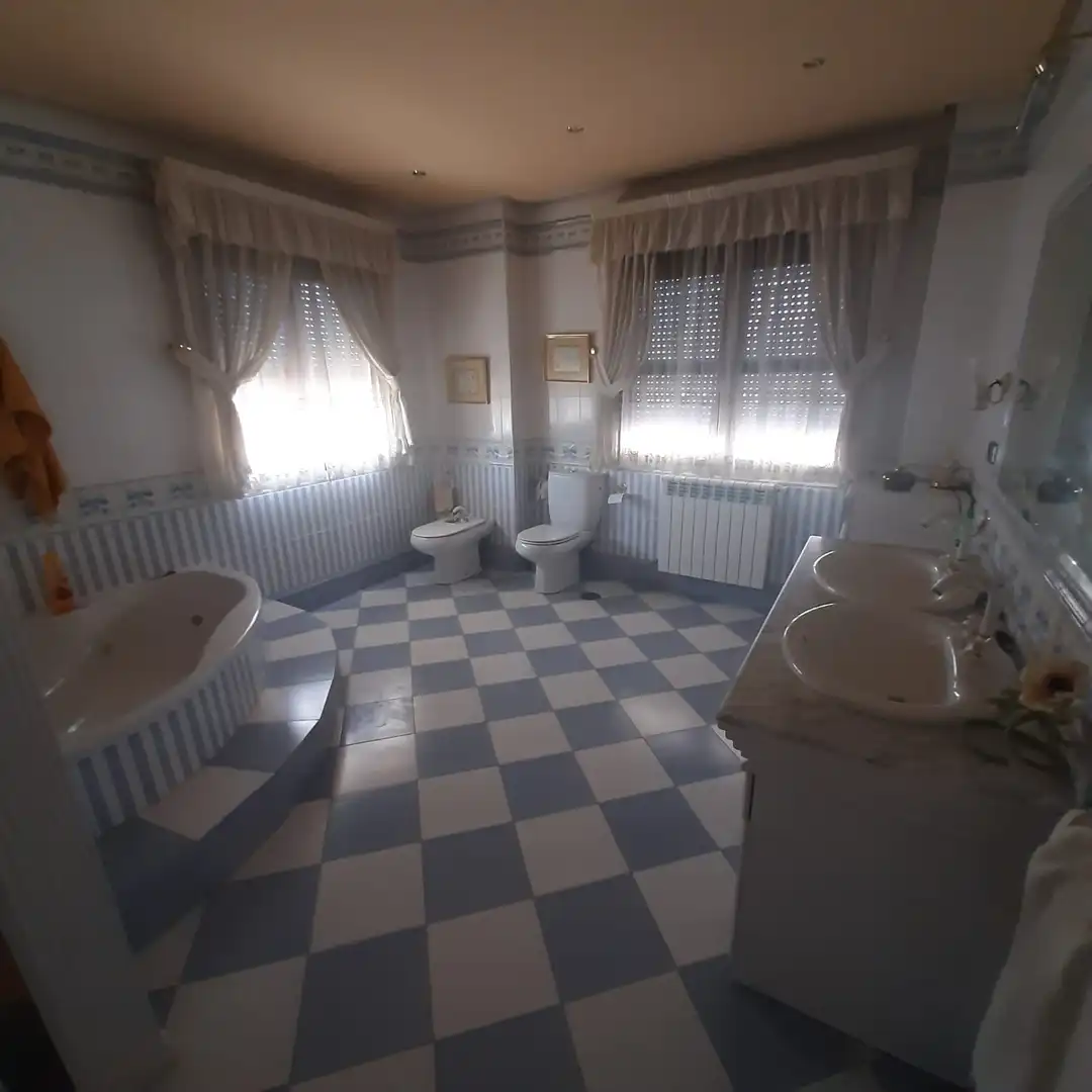 Bathroom of Detached homes for sale in Úbeda  with Private garden, Terrace and Swimming Pool