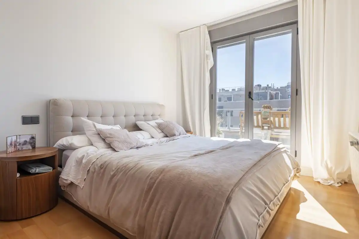 Dormitori de Àtic en venda en Madrid amb Aire condicionat, Calefacció i Jardí privat
