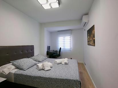 Bedroom of Flat to rent in  Madrid Capital  with Air Conditioner, Furnished and Washing machine