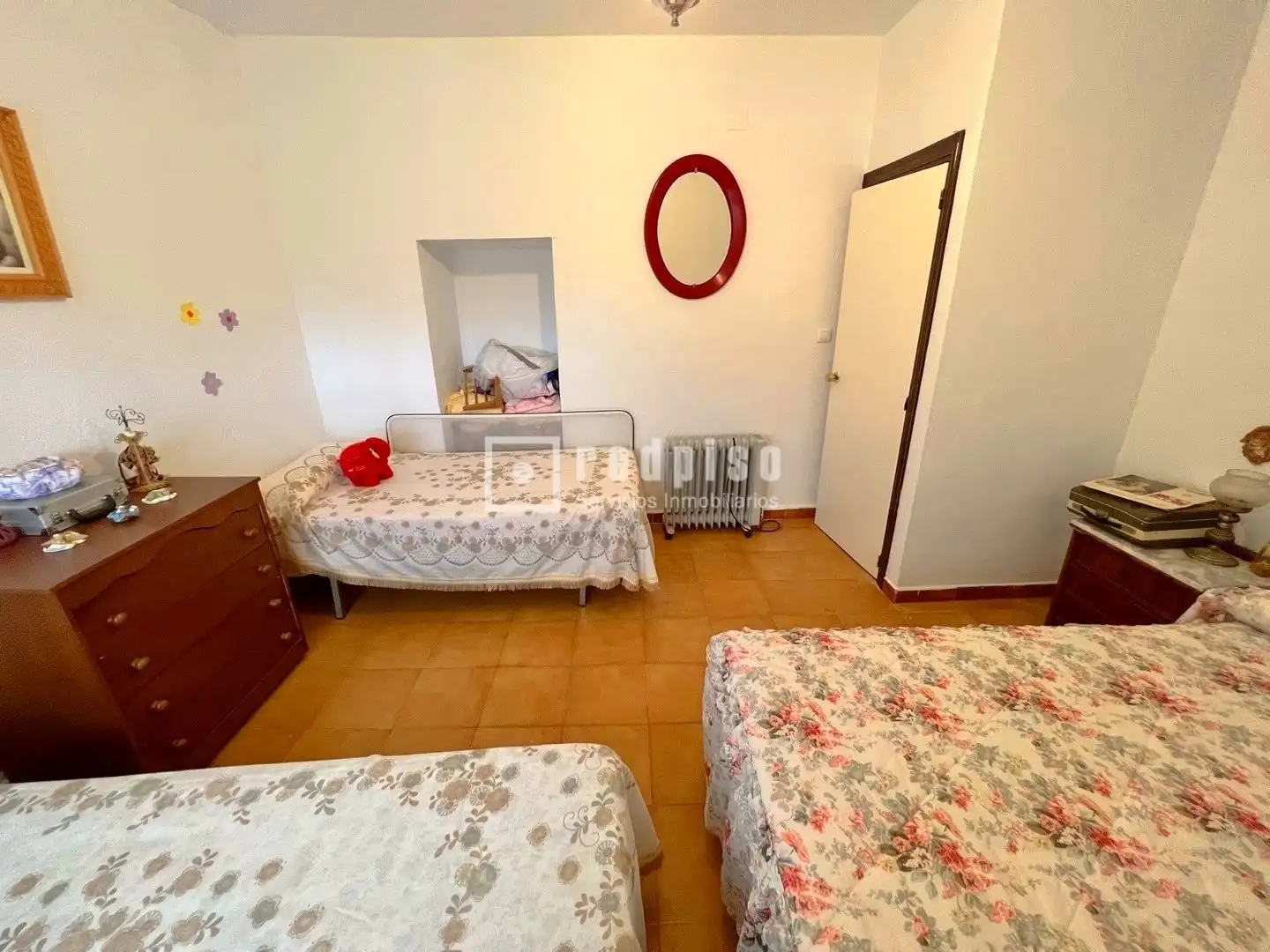 Schlafzimmer von Haus oder Chalet zum Verkauf in Casabermeja mit Privatgarten, Terrasse und Abstellraum